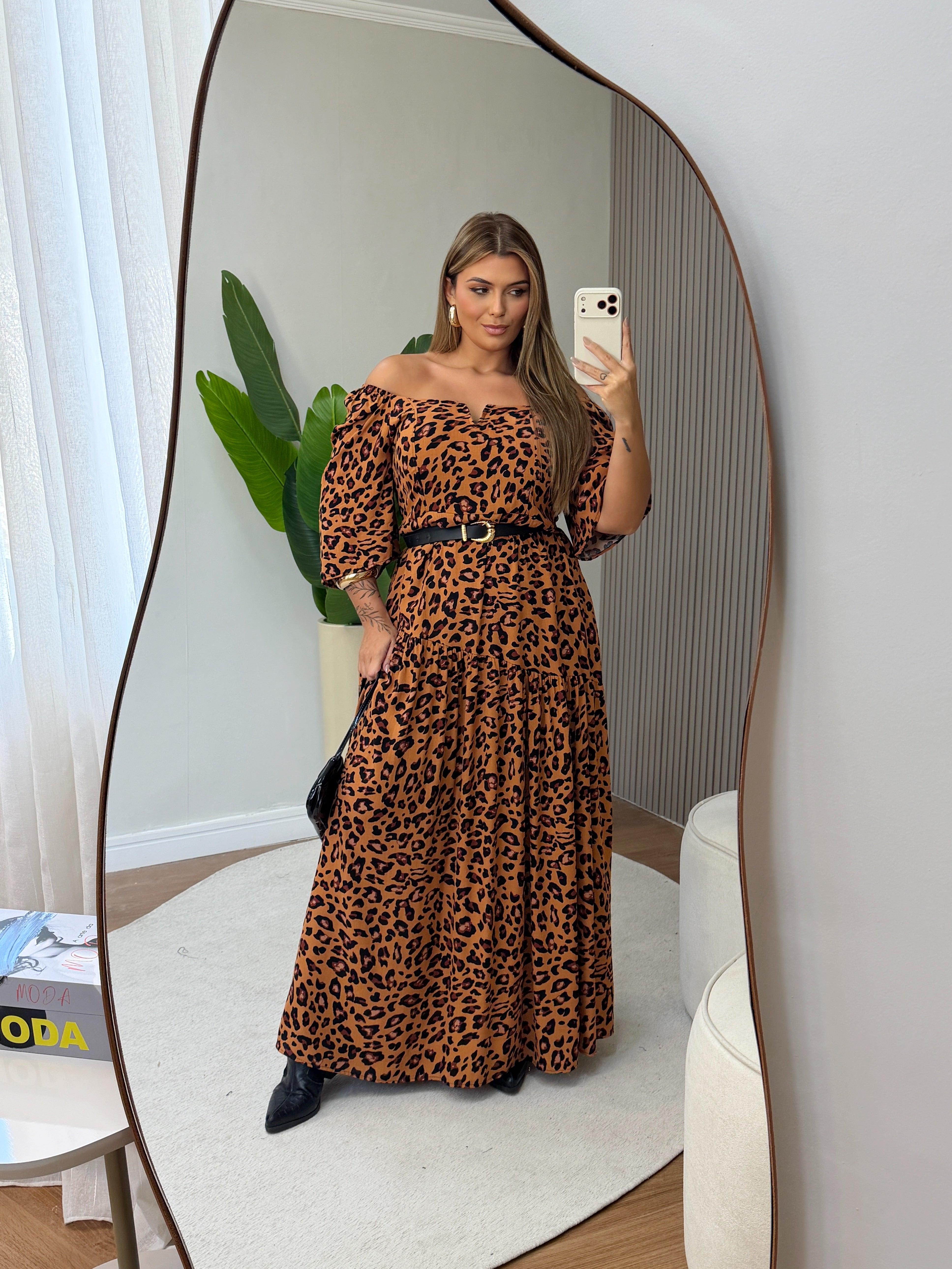 Vestido Longo Plus Size Elegance em Viscolinho Premium com Decote Estruturado