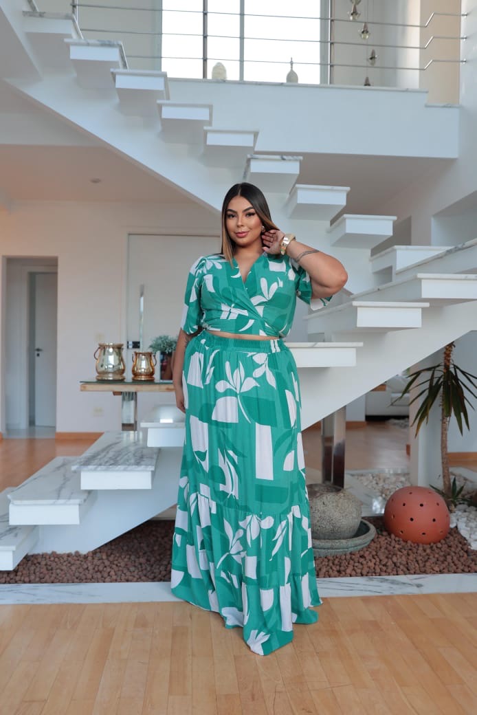 Conjunto Cropped e Saia