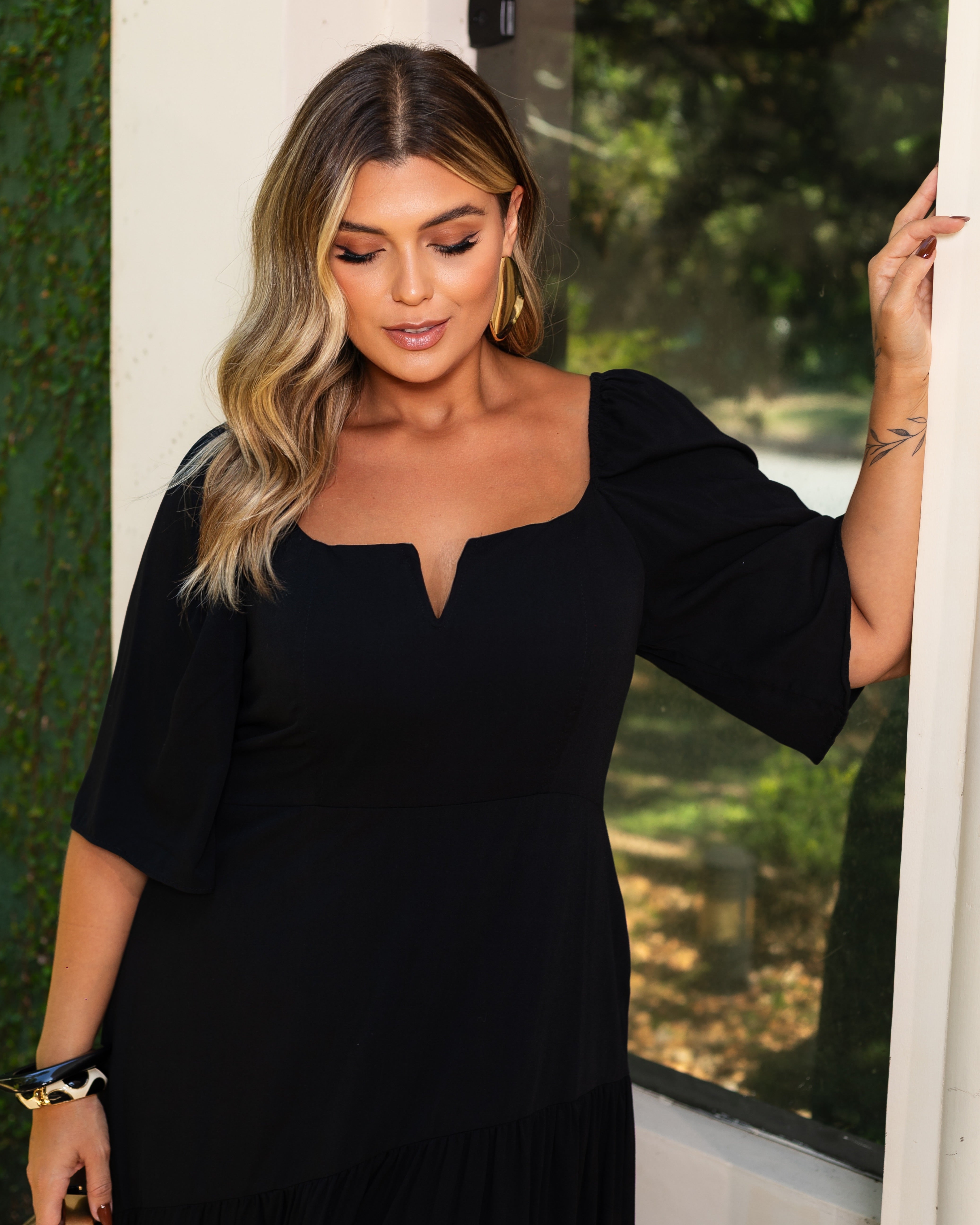 Vestido Longo Plus Size Elegance em Viscolinho Premium com Decote Estruturado