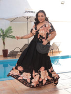 Vestido Longo Plus Size Estampado em Crepe com Elastano – Modelagem Ampla