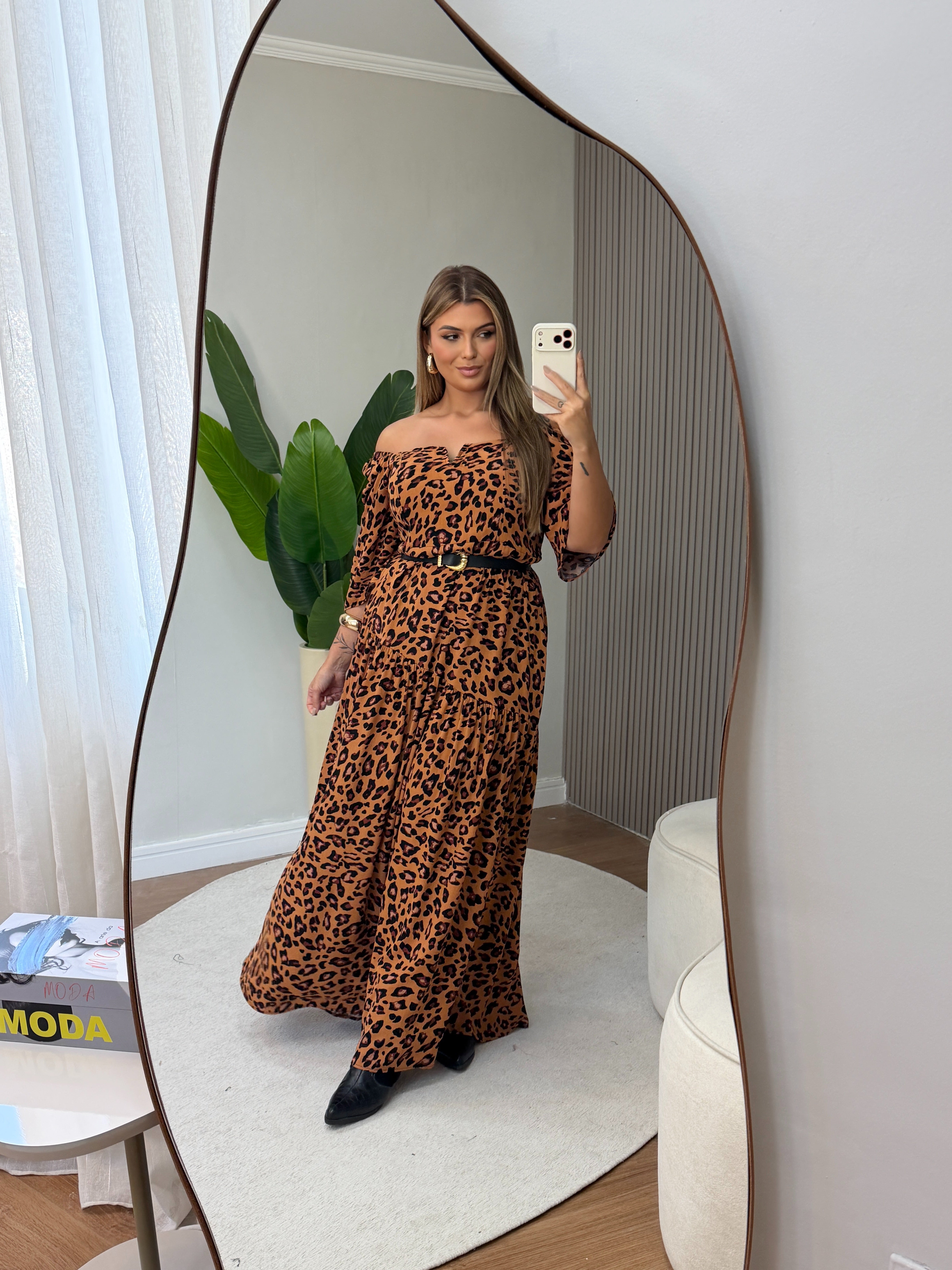 Vestido Longo Plus Size Elegance em Viscolinho Premium com Decote Estruturado