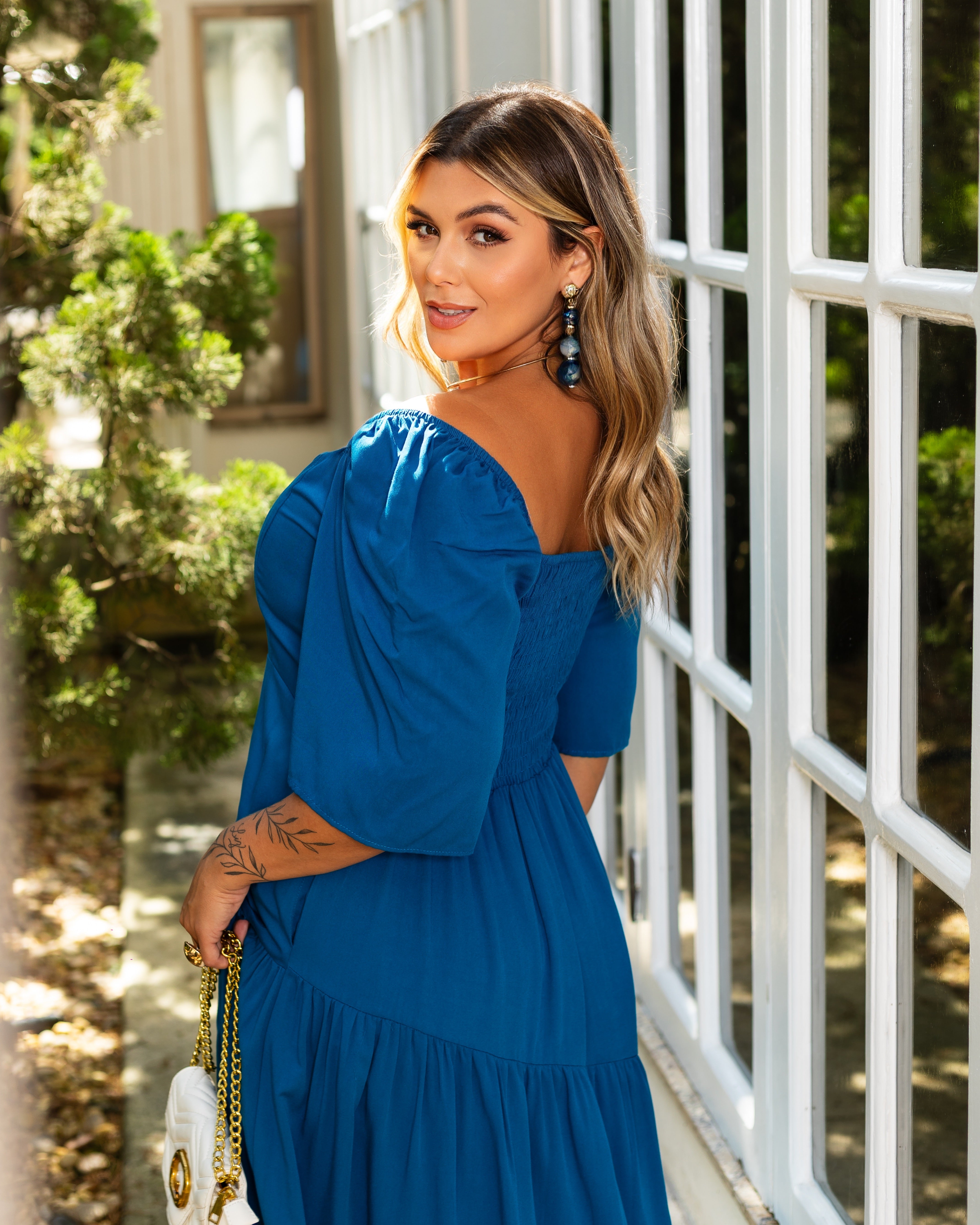 Vestido Longo Plus Size Elegance em Viscolinho Premium com Decote Estruturado